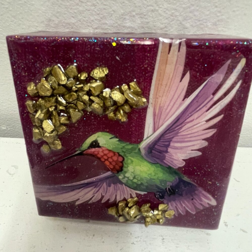 4"x4" shelf sitter/hummingbird